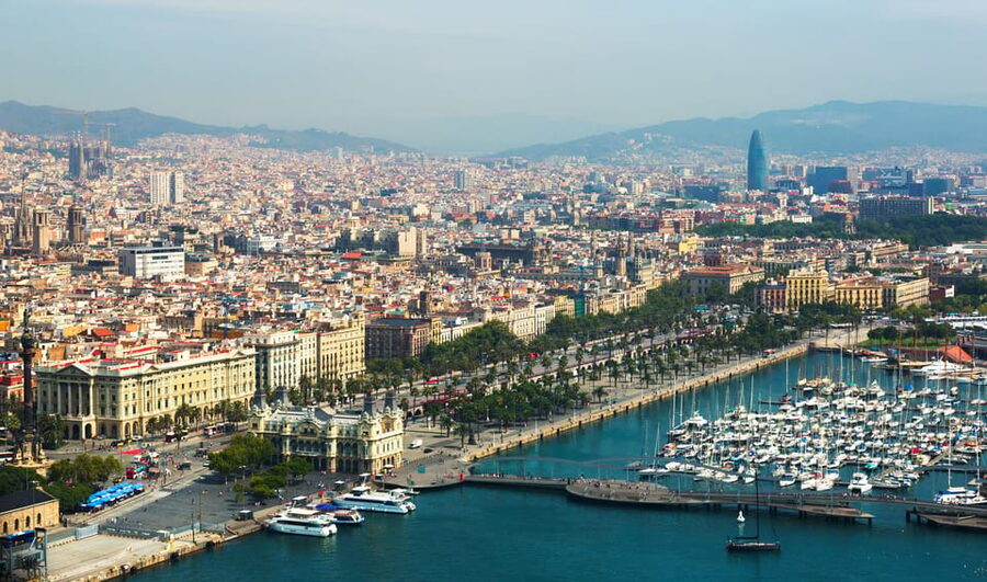 Shore Excursion of Barcelona - Starting at the Port of Barcelona: a quick reset before the sightseeing sprint