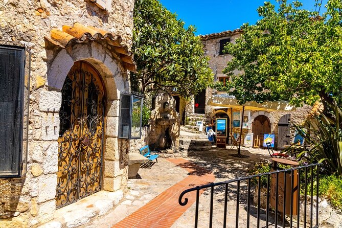 Shore excursion to Eze, Monaco and Monte Carlo from Cannes - Monte Carlo and the Formula 1 circuit drive: glitz with a view of the track