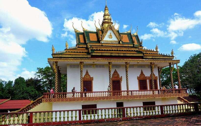 Sihanoukville City Tour for Cruise Passengers with 7 Stops - Phsar Leu Central Market: where you understand what locals buy