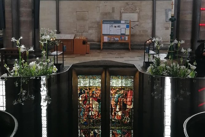 Southampton Shore Excursion: Magna Carta, Salisbury, Bath and Stonehenge - Salisbury Cathedral: Magna Carta and the world’s oldest working clock