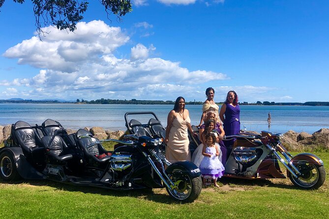 TAURANGA SHORE EXCURSION: Epic 25 min V8 Trike tour of Mt Maunganui & Tauranga - Mount Mainstreet: a relaxed place to browse after your ride