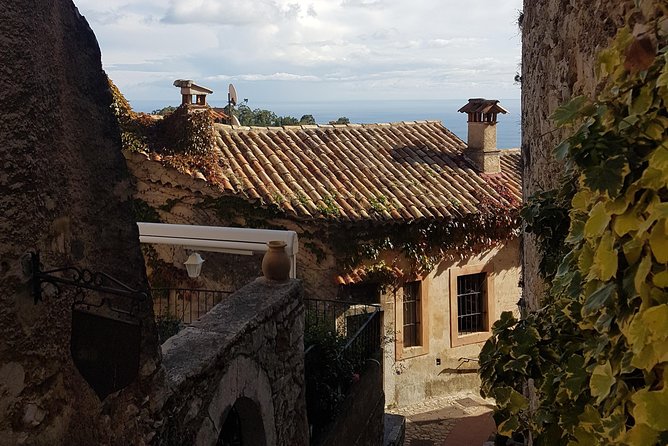 Villefranche Shore Excursion: 6 hrs Private Tour Eze and Monaco - Monaco the fun way: F1-track drive, Monte Carlo sights, and a casino landmark
